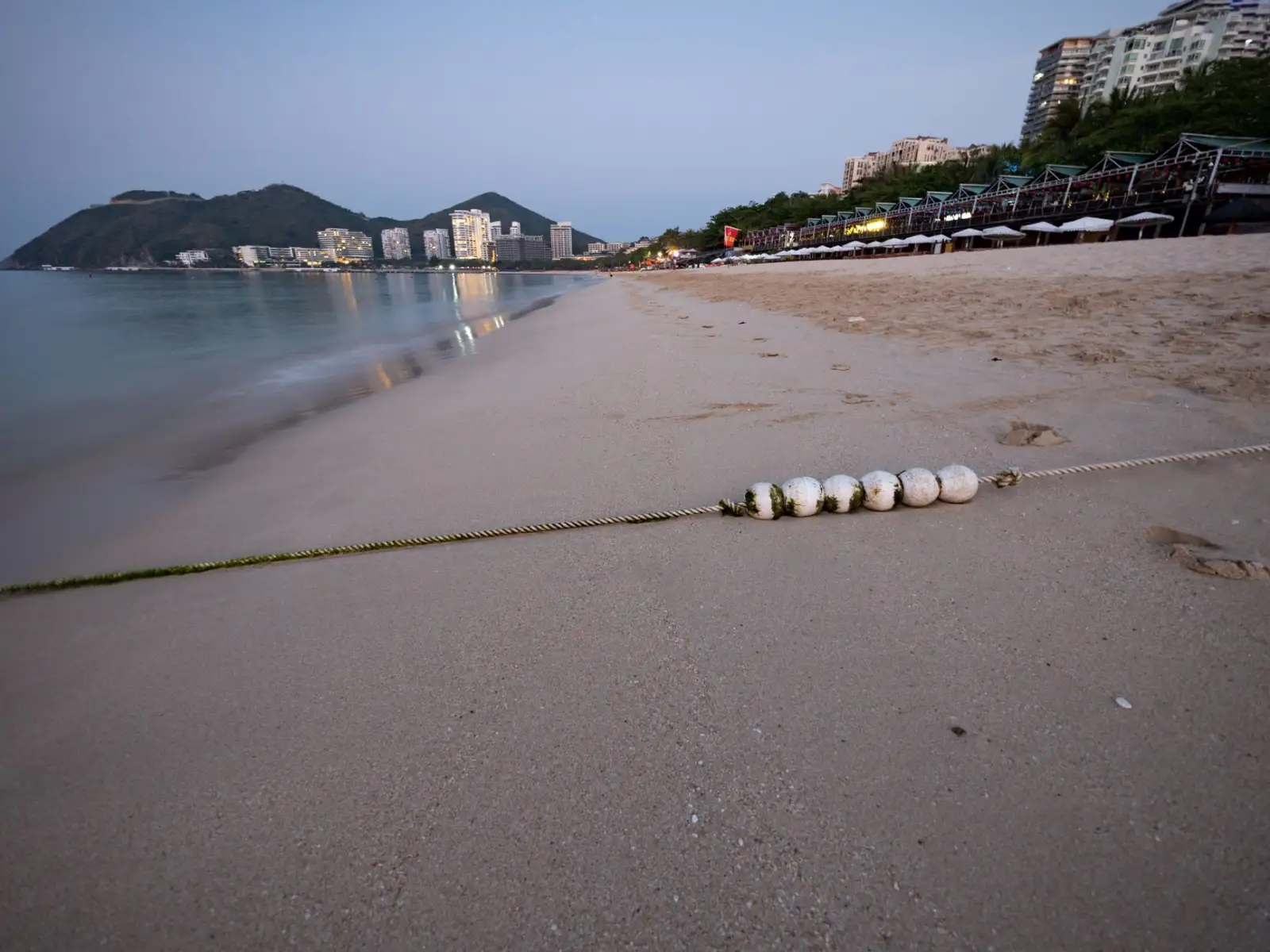 防爆柜与酸碱柜的选型要点及安全存储规范解析
