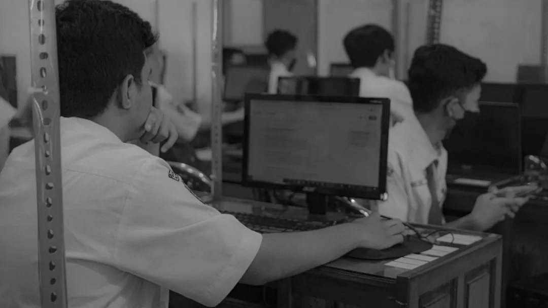 防爆柜材质选型与耐火等级标准对化学品存储的影响分析