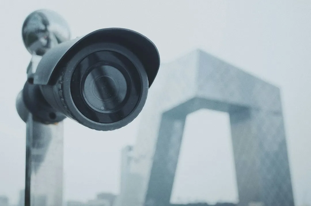 重庆迈阔科技：防爆柜与防火柜在工业安全存储中的技术差异解析